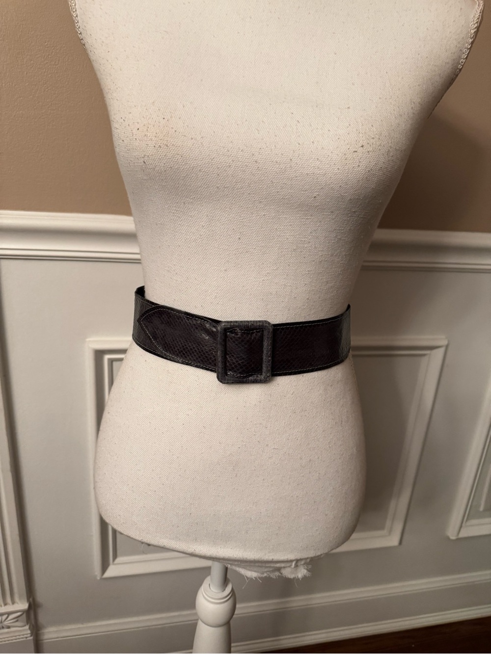 VTG 80s Genuine Snakeskin Wide Waist Belt Black Small SM